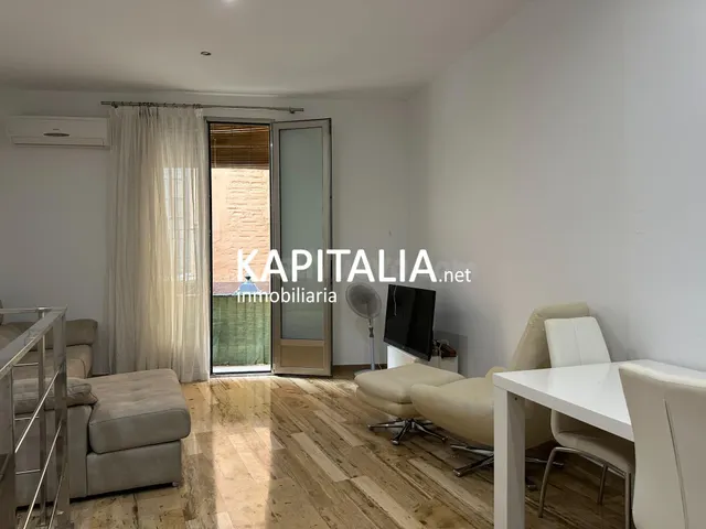 Piso en VENTA en el centro de Xàtiva con balcón y mucha luz  - foto 4