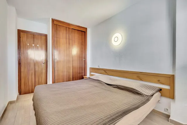 Apartamento de 1 dormitorio en Benidorm — 9