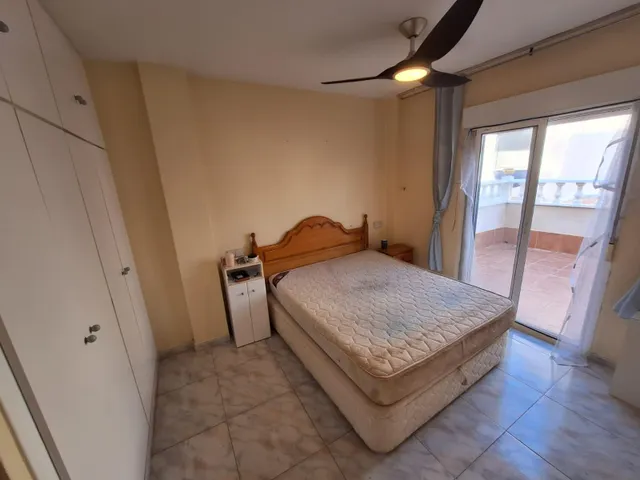 Amplio Quad en Torrevieja, Ideal para Reformar - €209,900 — 26