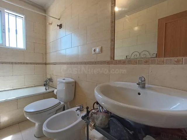 Se vende chalet /monovar / listo para vivir / arboles frutales — 25