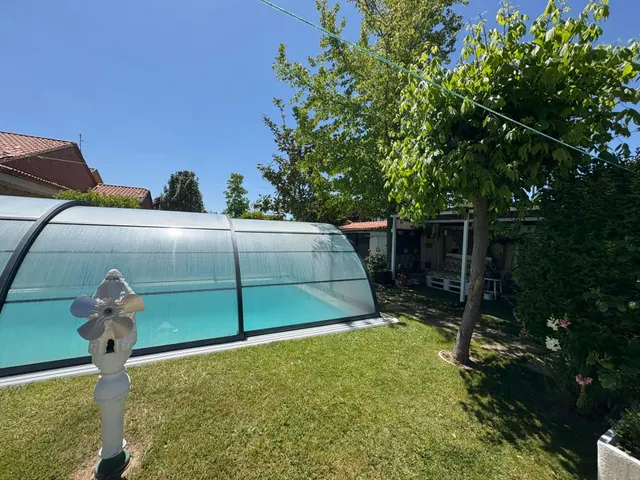 Urbis te ofrece un chalet en venta en la zona de Los Almendros, Villamayor, Salamanca. — 3