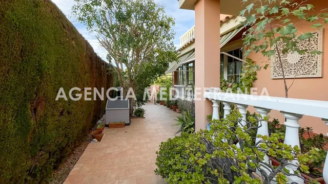 Espectacular chalet independiente con piscina privada en la cañada — 27