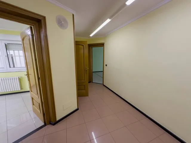 Primera Planta en Venta en Calle de la Reina — 31