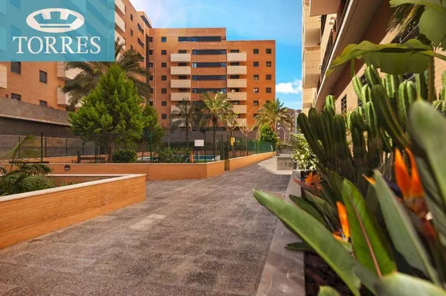 PISO CON TERRAZA, PISCINA, GARAJE Y TRASTERO EN VIALIA — 32