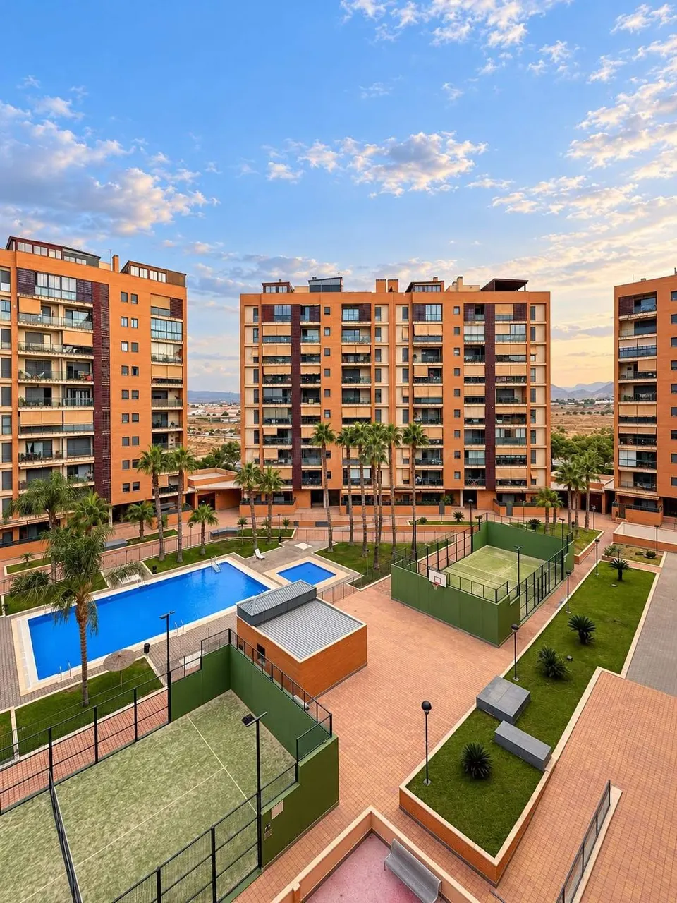 Amplio y moderno piso en Alicante, zona Paus con piscina y parking