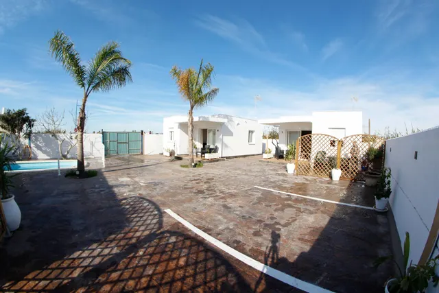 Coqueto apartamento con piscina compartida — 12