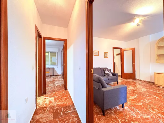 En venta en Valdepasillas, junto a Sinforiano Madroñero — 46