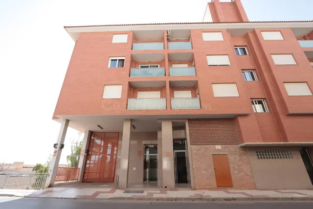 ESPECTACULAR PISO CON TERRAZA, GARAJE Y TRASTERO EN FUENTE Á