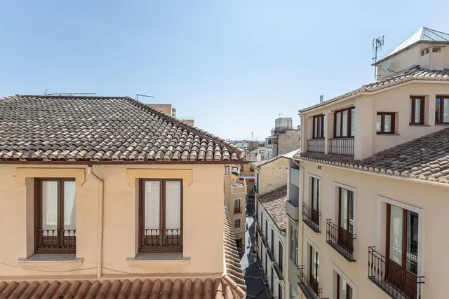 Exclusivo Piso Dúplex en el Corazón de Granada — 28