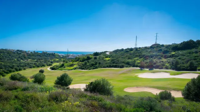Villa moderna en primera línea de golf con vistas al mar — 11