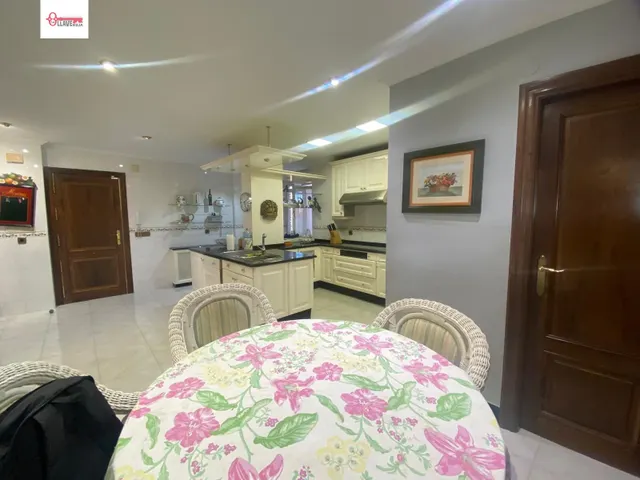 En Burgos. Avda. Arlanzón. Espectacular piso de cuatro dormitorios. Orientación sur — 28