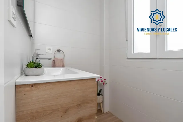 Encantadora Casa Reformada en Ogijares con Vistas y Espacios para Disfrutar — 17