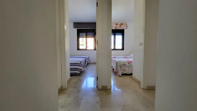 Amplio apartamento de tres dormitorios con vistas panorámicas en Nueva Alcántara. — 38