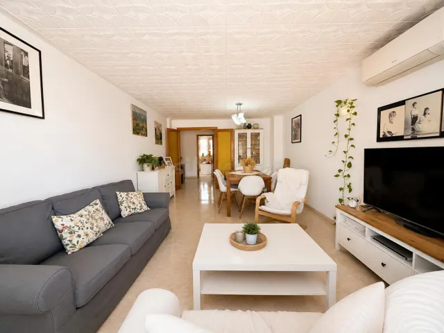 AMPLIO PISO DE 3 habitaciones EN PALMA - foto 3