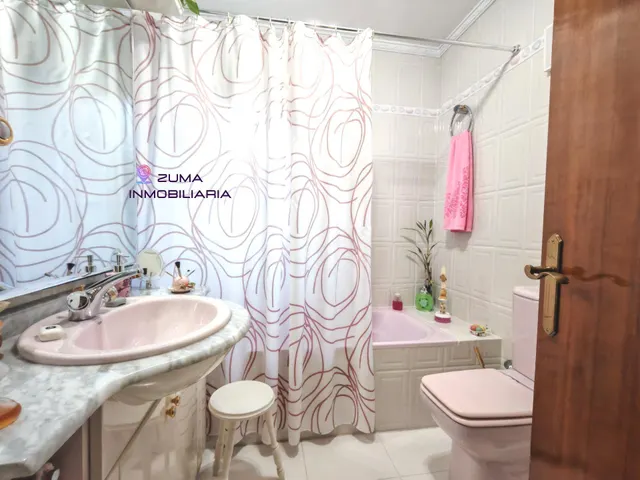 Amplia Propiedad Pareada en Churriana, Málaga. — 26