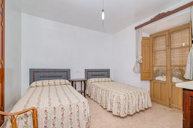 Gran casa de pueblo con terreno, en Ambroz (1260 m2 de parcela) — 24