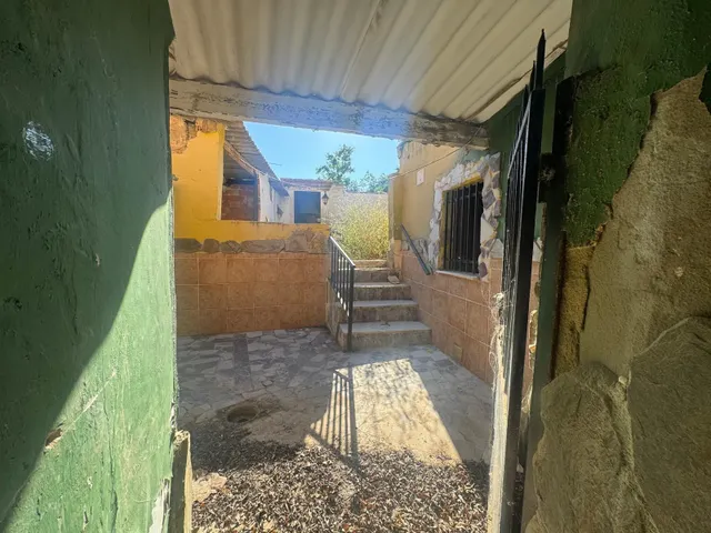 Chalet adosado en Algueña — 17