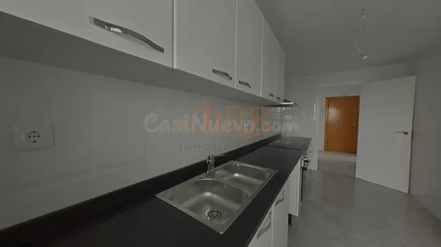 Amplio Piso en el Corazón de Castelldefels: Oportunidad Únic - foto 5