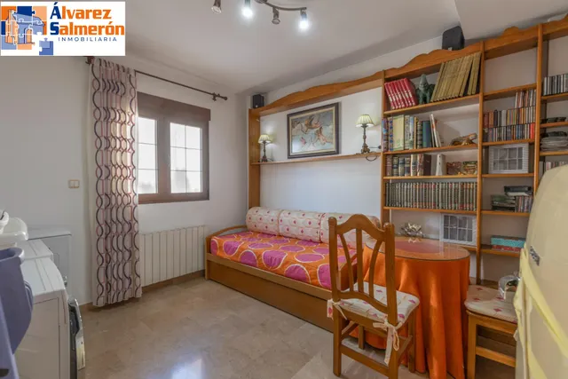 ADOSADA CON 4 DORMITORIOS, AMPLIAS TERRAZAS Y VISTAS A GRANADA Y SIERRA NEVADA — 31