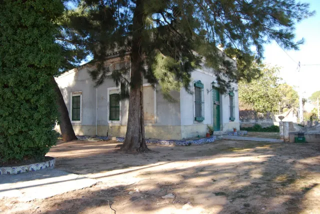 CHALET EN VENTA CON AMPLIA PARCELA EN LA POBLACION DE NAVAJAS — 3