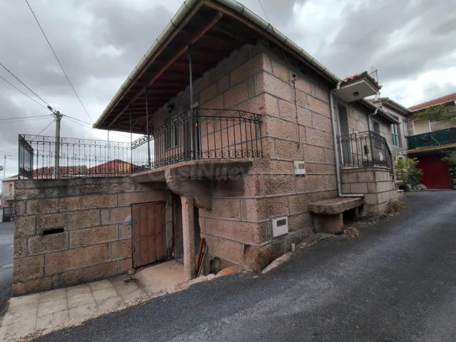 CASA REFORMADA, con finca y galpón. XUNQUEIRA DE AMBIA. - foto 3