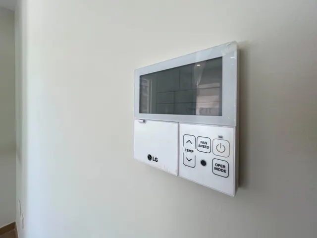 Piso de reciente construcción en alquiler en Avda. Ausias March — 46