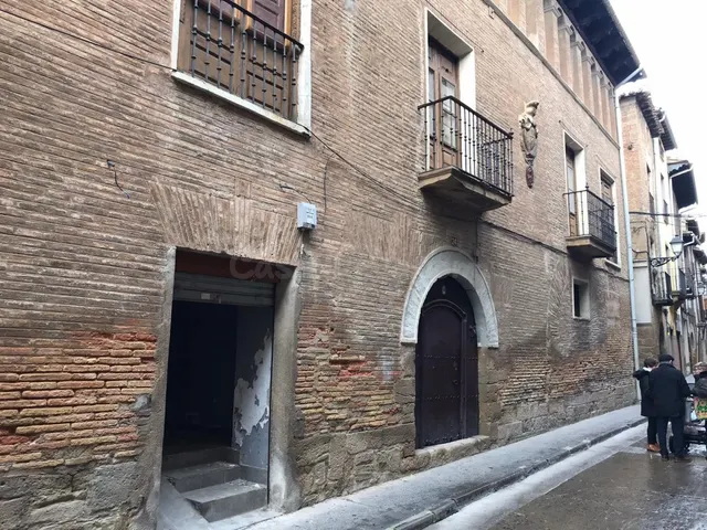 LOCAL COMERCIAL EN CALLE MAYOR OLITE