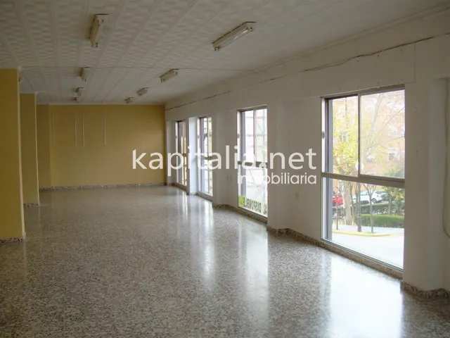 Excelente local comercial a la venta en Bocairent — 6