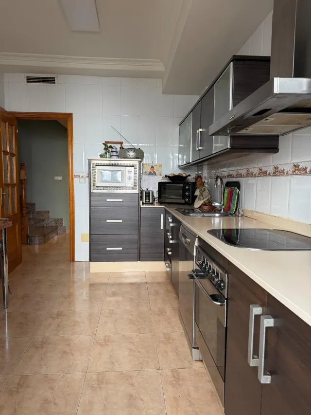 Dúplex familiar con 20 placas solares — 16