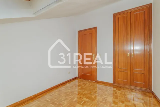 Ático duplex con terraza en Valdeacederas — 28