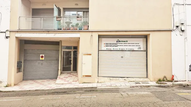 Amplio local con patio en La Farella de Llançà