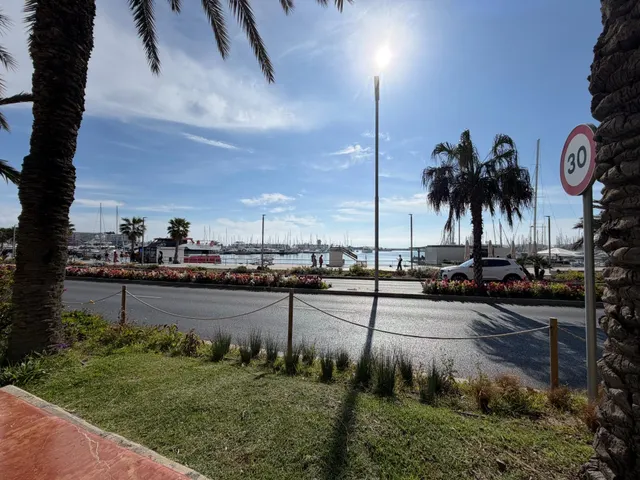 PISO EN VENTA EN EL CENTRO DE ALICANTE - foto 2