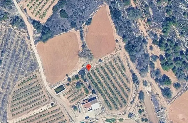 Casa de campo rústica con gran extensión de terreno en La Ga