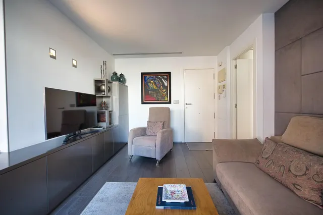 Ático con gran terraza y solárium privado en el corazón de Alicante — 14