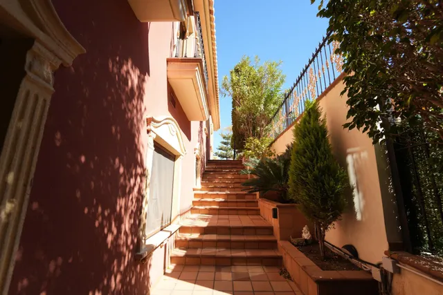 Villa 8 habitaciones 734m² en venta - Campoamor — 28