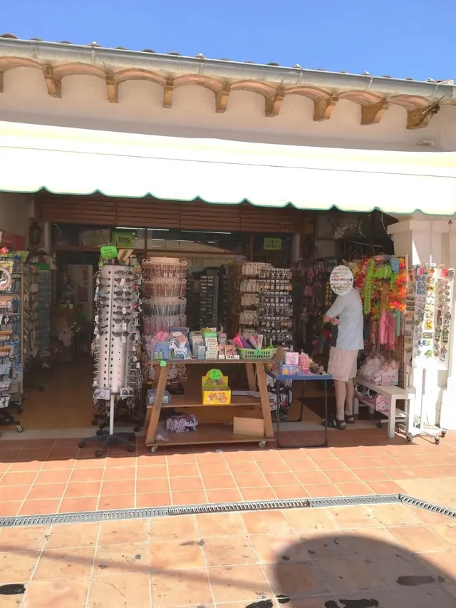 LOCAL COMERCIAL CON TERRAZA DELANTERA EN COSTA DE LA CALMA-STA.PONÇA. — 2