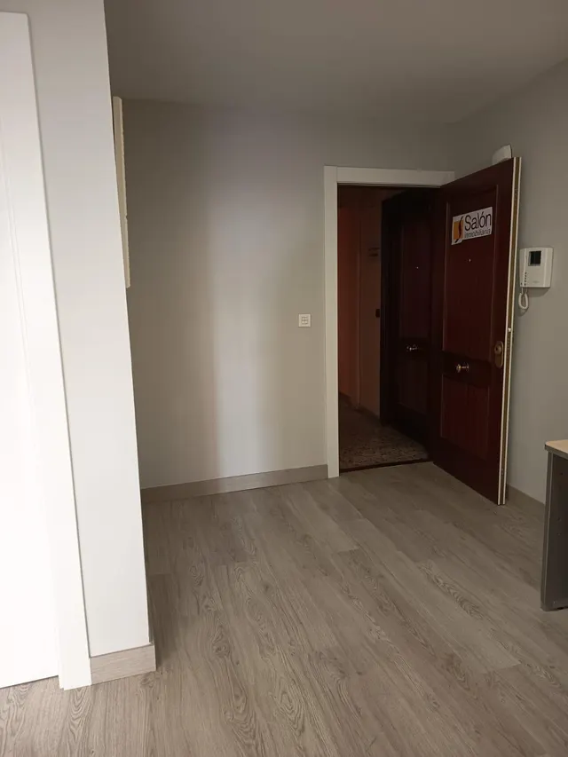 MONCASA VENDE Y ALQUILA oficina en el centro — 6