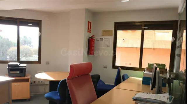 Oficina en entresuelo en Calle Pintor Soler Blasco - foto 5