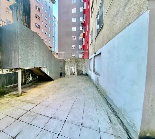 Piso en Travesia de Vigo para reformar — 18