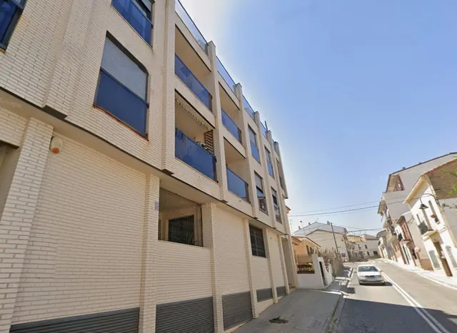 Venta de piso + garaje en Alborache (Valencia) — 2