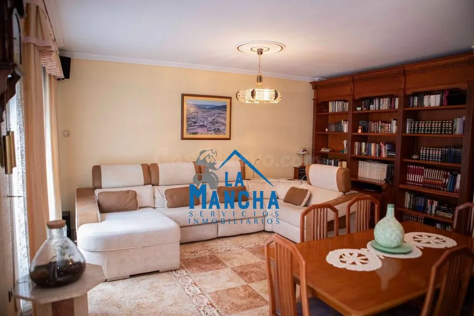 *595.000€* inmobiliaria la mancha vende casa en el barrio de san pablo de Albacete