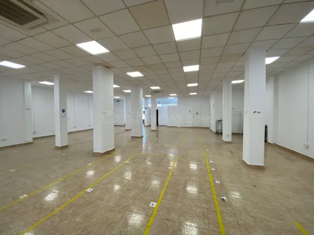 Local comercial 368m² en venta - La Princesa-Huelin