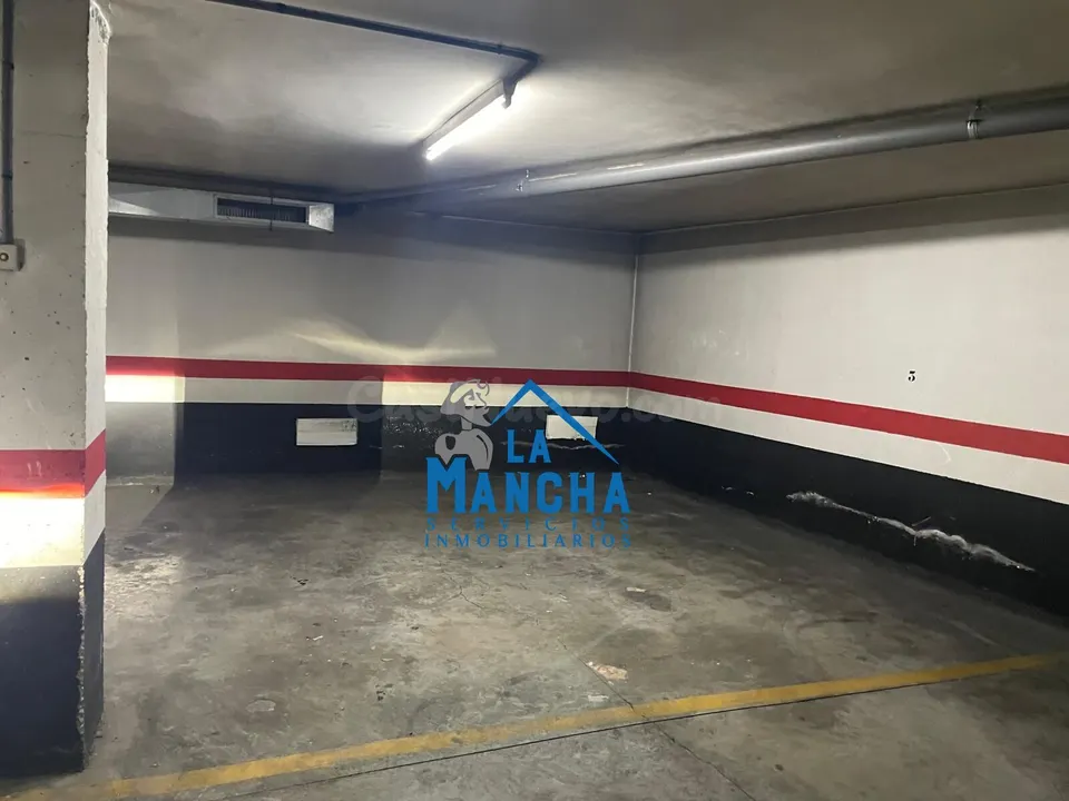 *42.000€* INMOBILIARIA LA MANCHA VENDE PLAZA DE GARAJE PARA 2 COCHES EN BARRIO EL PILAR.
