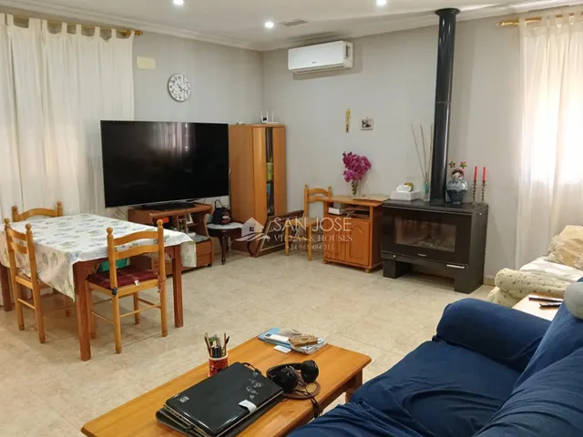 SE VENDE CHALET EN BUEN ESTADO EN ASPE ZONA CARRETERA DE LA ROMANA — 18