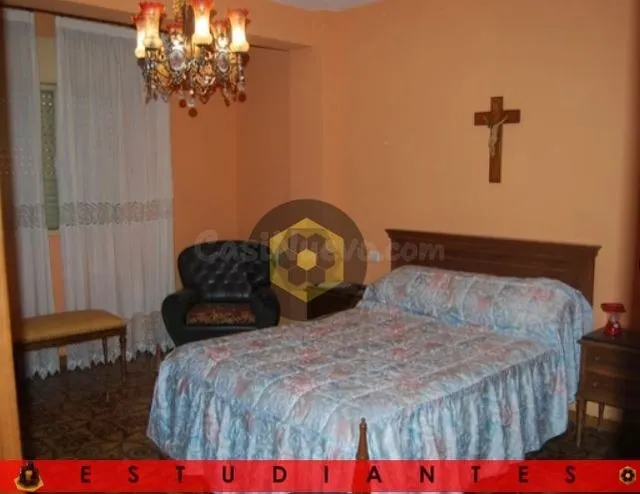 EST/ Piso amueblado para ESTUDIANTES con TRES dormitorios en - foto 4