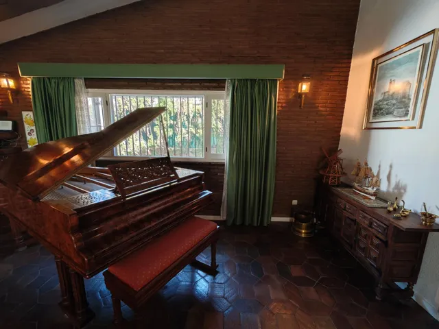 Magnifica villa situado en Fuengirola, en la zona Sohail. — 9