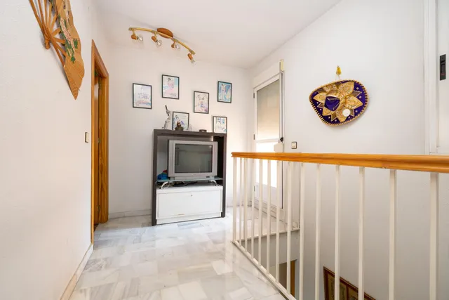 Exclusiva vivienda con gran terraza y múltiples posibilidades frente a Plaza José Zamora en Maracena. — 26