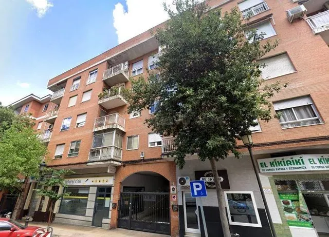 SE VENDE piso OKUPA en C Colon 3 de Cáceres - foto 3