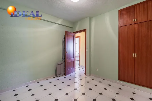 Piso con garaje y trastero en Almuñecar — 18