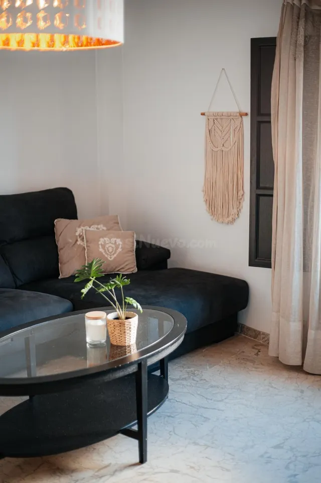 Piso de tres dormitorios y garaje en La Zubia - foto 5